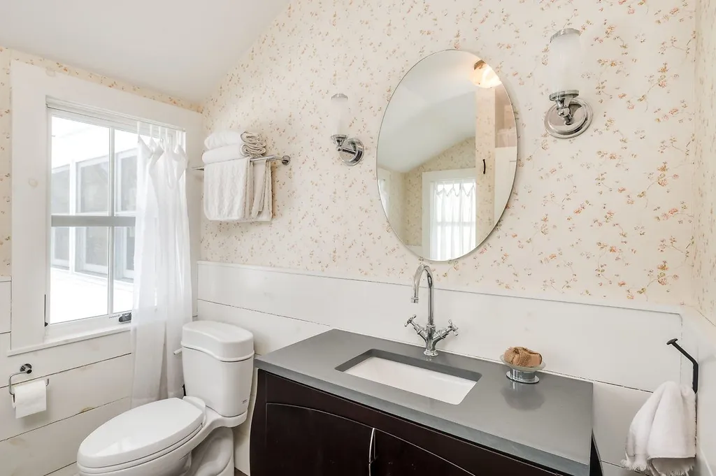 109 Langs Lane Newmarket NH 03857