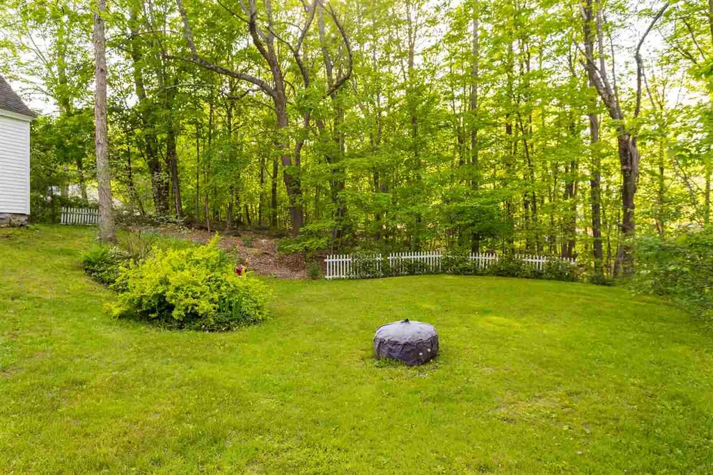 109 Langs Lane Newmarket NH 03857