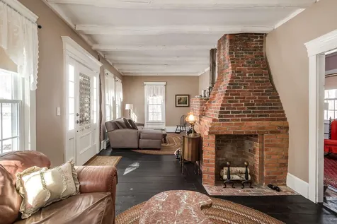 109 Langs Lane Newmarket NH 03857