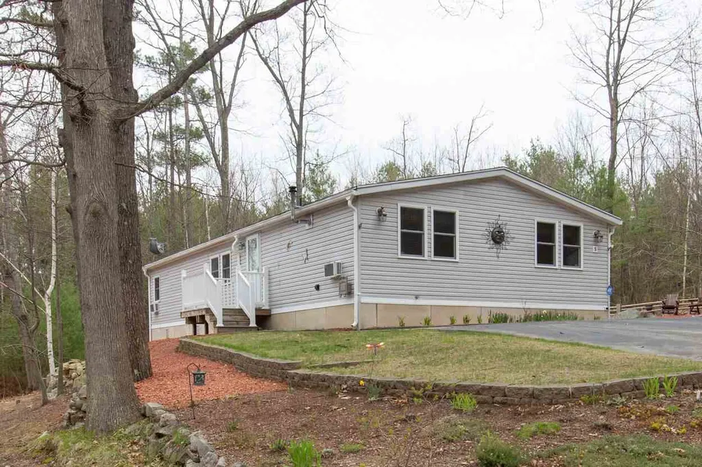5 Neil Drive Allenstown NH 03275