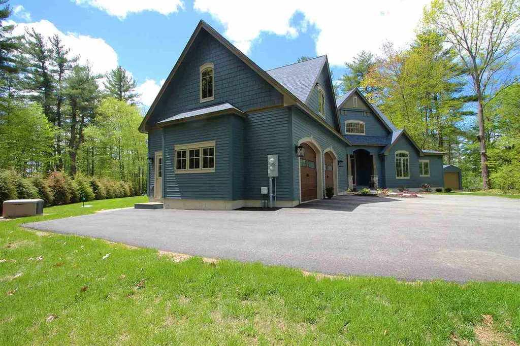 68 Edgewater Drive Barrington NH 03825