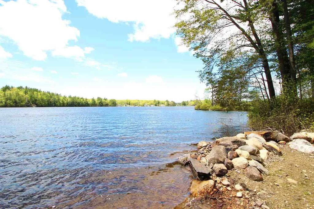 68 Edgewater Drive Barrington NH 03825