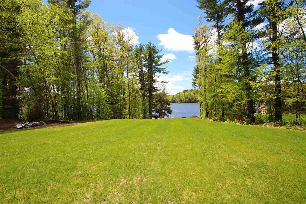 68 Edgewater Drive Barrington NH 03825