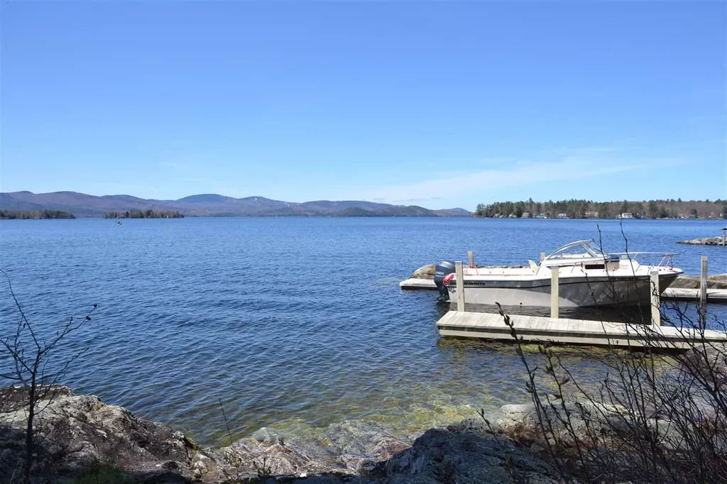 23 Greenleaf Drive Wolfeboro NH 03894