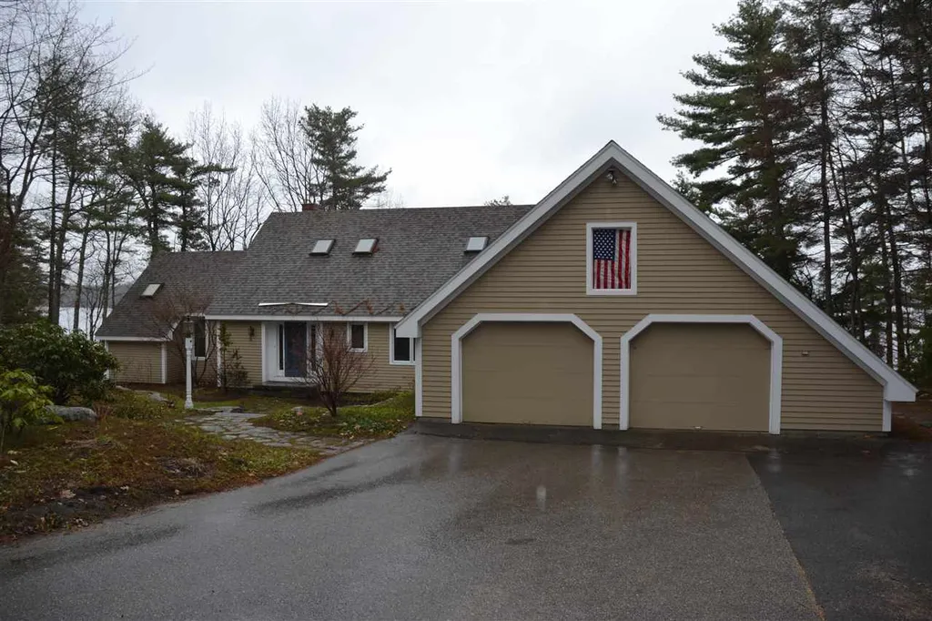 23 Greenleaf Drive Wolfeboro NH 03894