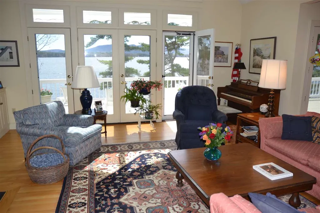 23 Greenleaf Drive Wolfeboro NH 03894