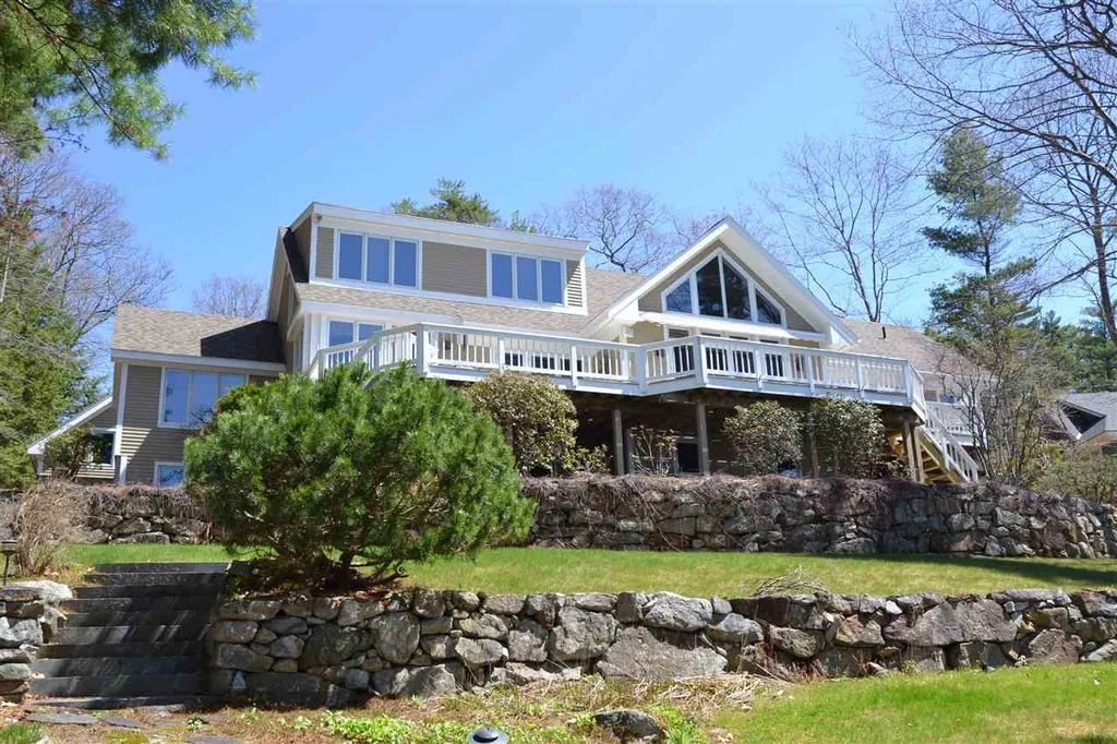 23 Greenleaf Drive Wolfeboro NH 03894