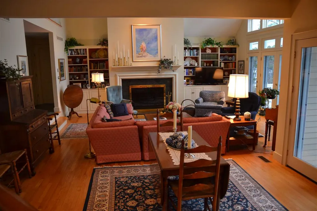 23 Greenleaf Drive Wolfeboro NH 03894