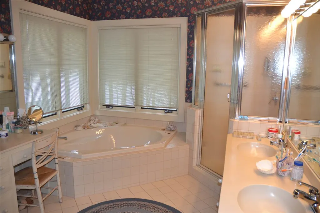23 Greenleaf Drive Wolfeboro NH 03894