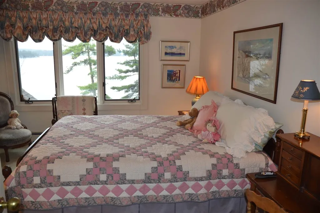 23 Greenleaf Drive Wolfeboro NH 03894