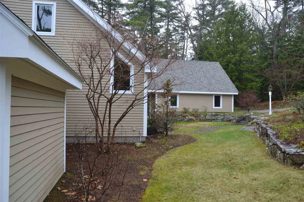 23 Greenleaf Drive Wolfeboro NH 03894