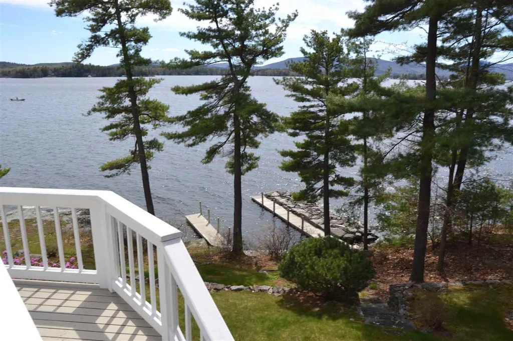 23 Greenleaf Drive Wolfeboro NH 03894