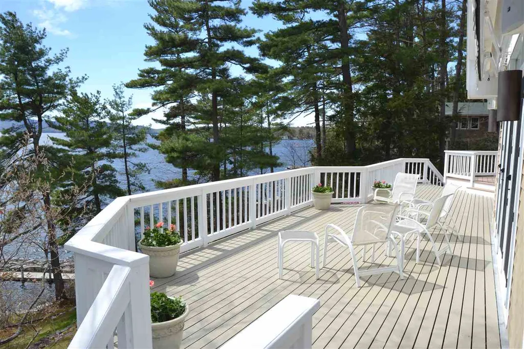 23 Greenleaf Drive Wolfeboro NH 03894