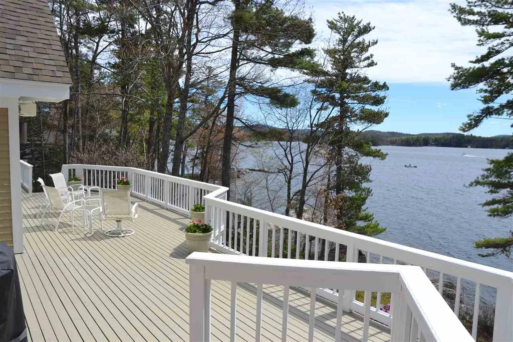 23 Greenleaf Drive Wolfeboro NH 03894