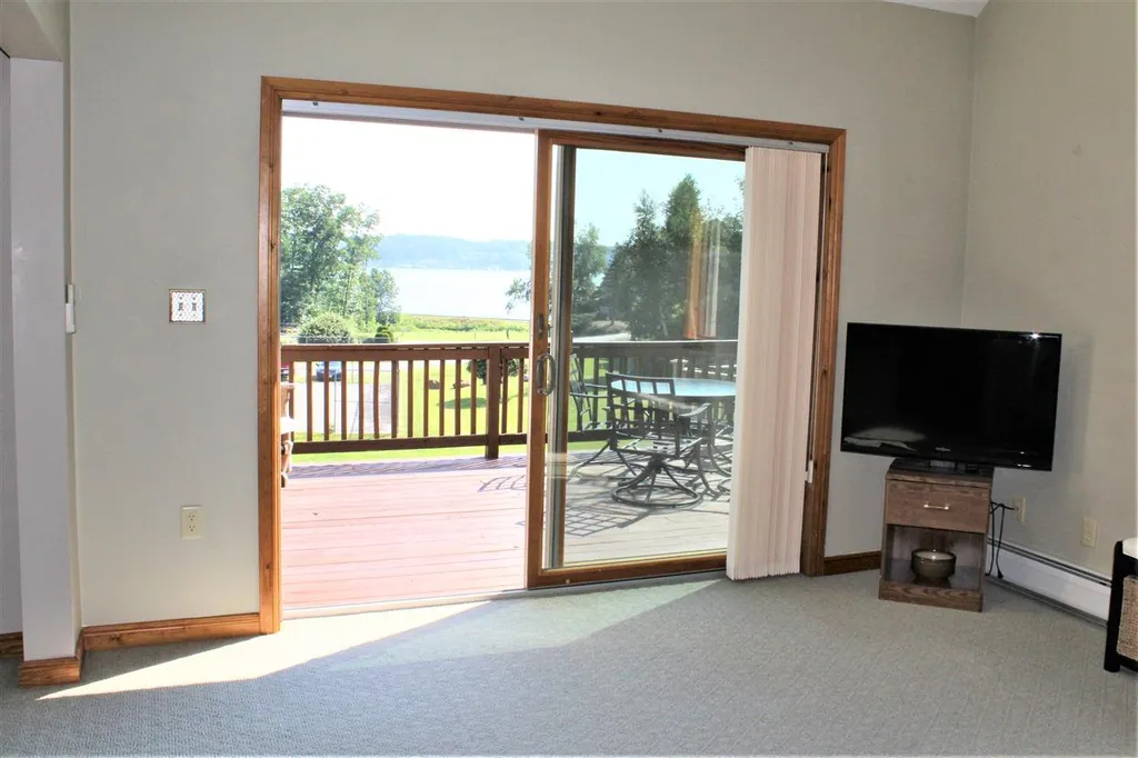 38 Starboard Way Laconia NH 03246