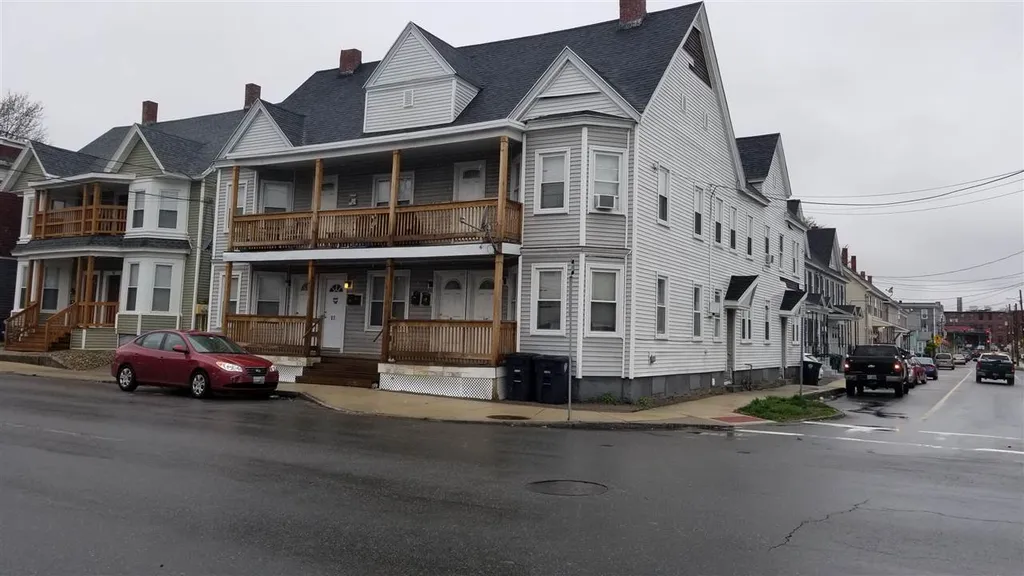 6 Auburn Street Nashua NH 03064