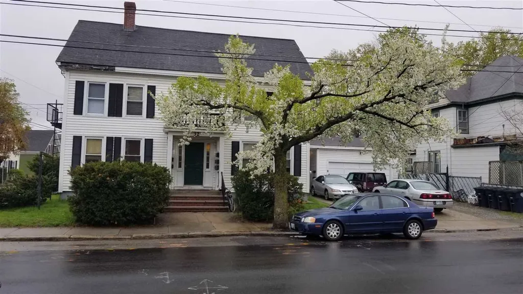 6 Auburn Street Nashua NH 03064