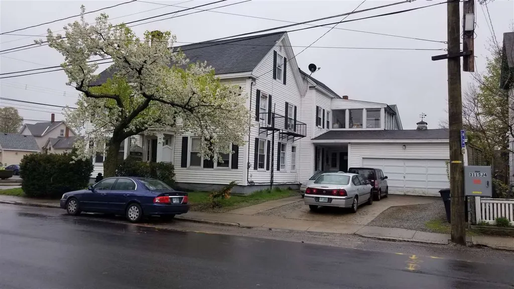 6 Auburn Street Nashua NH 03064
