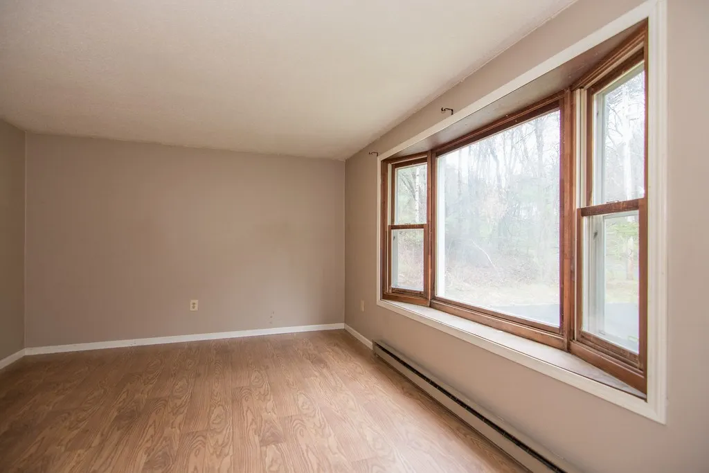 30R Gowing Road Hudson NH 03051