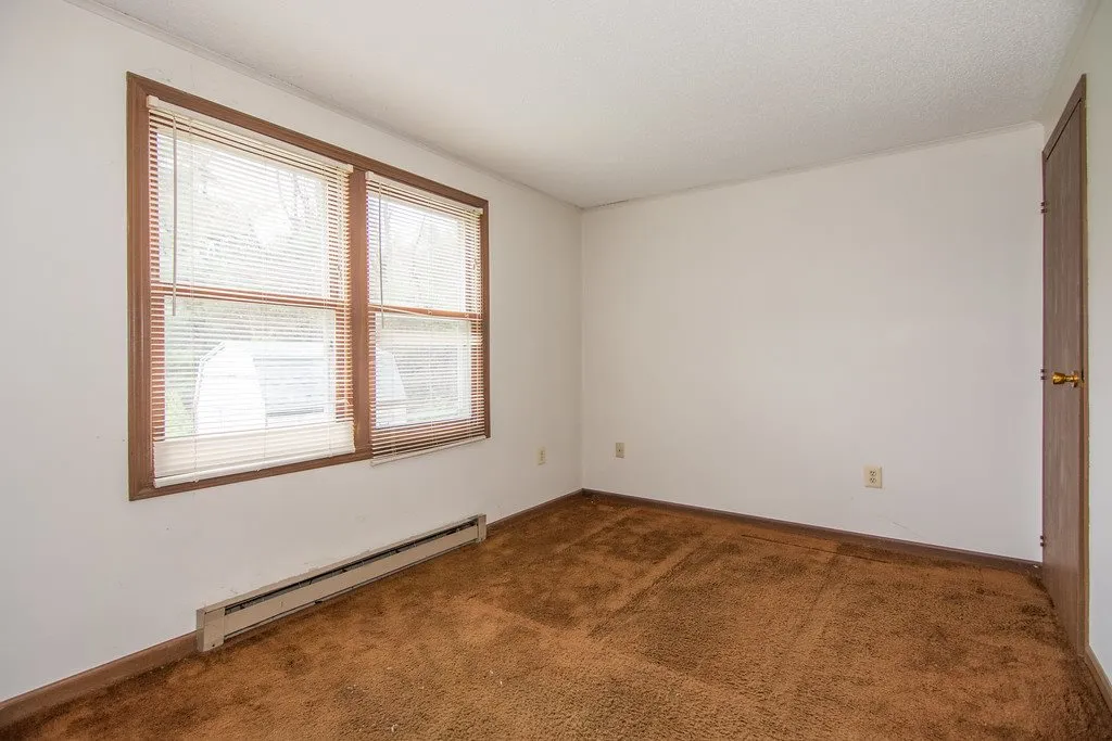 30R Gowing Road Hudson NH 03051