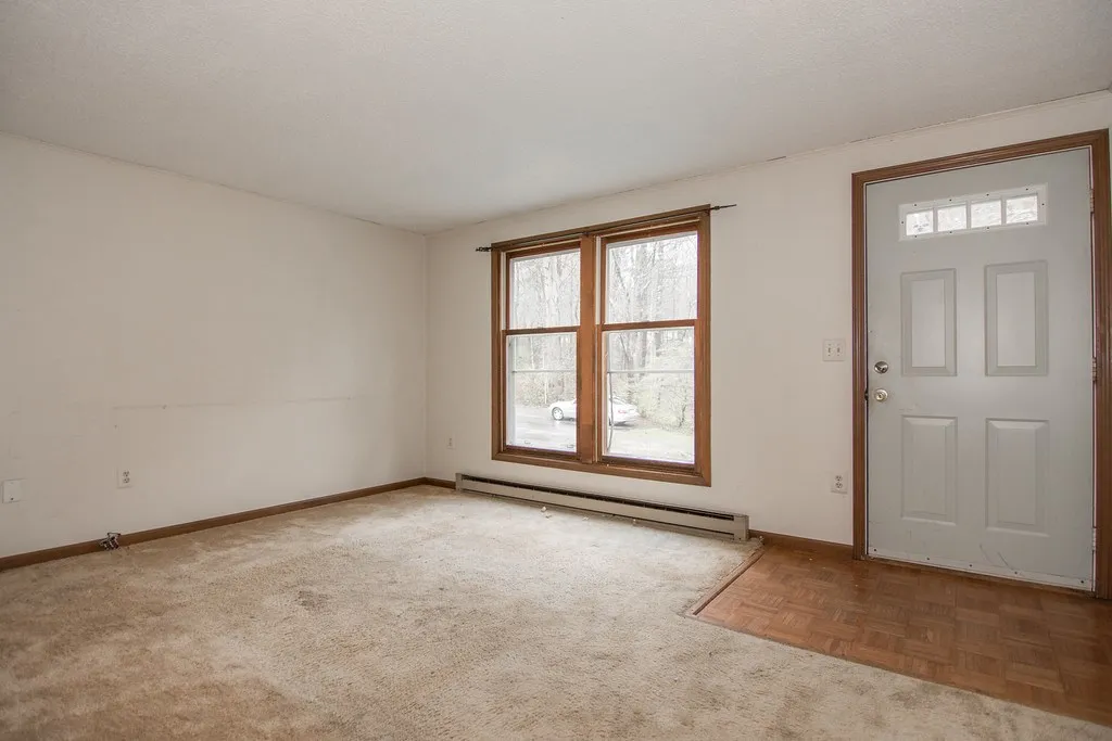 30R Gowing Road Hudson NH 03051