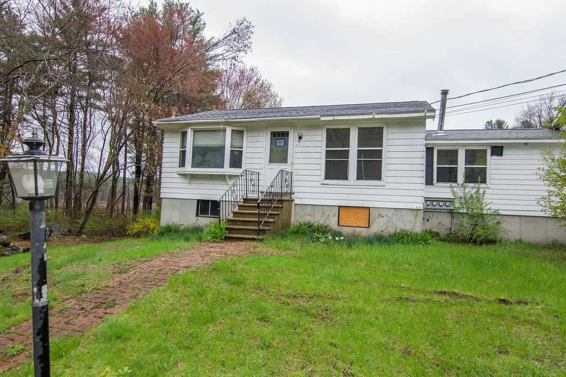 30R Gowing Road Hudson NH 03051
