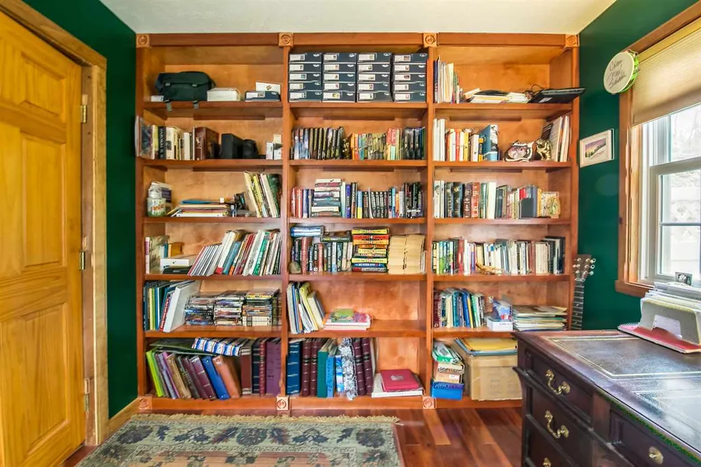 27 Bobolink Circle Essex VT 05452