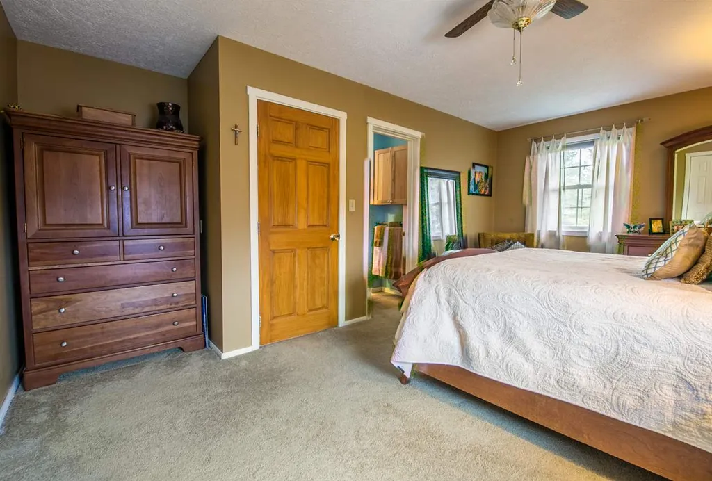 27 Bobolink Circle Essex VT 05452