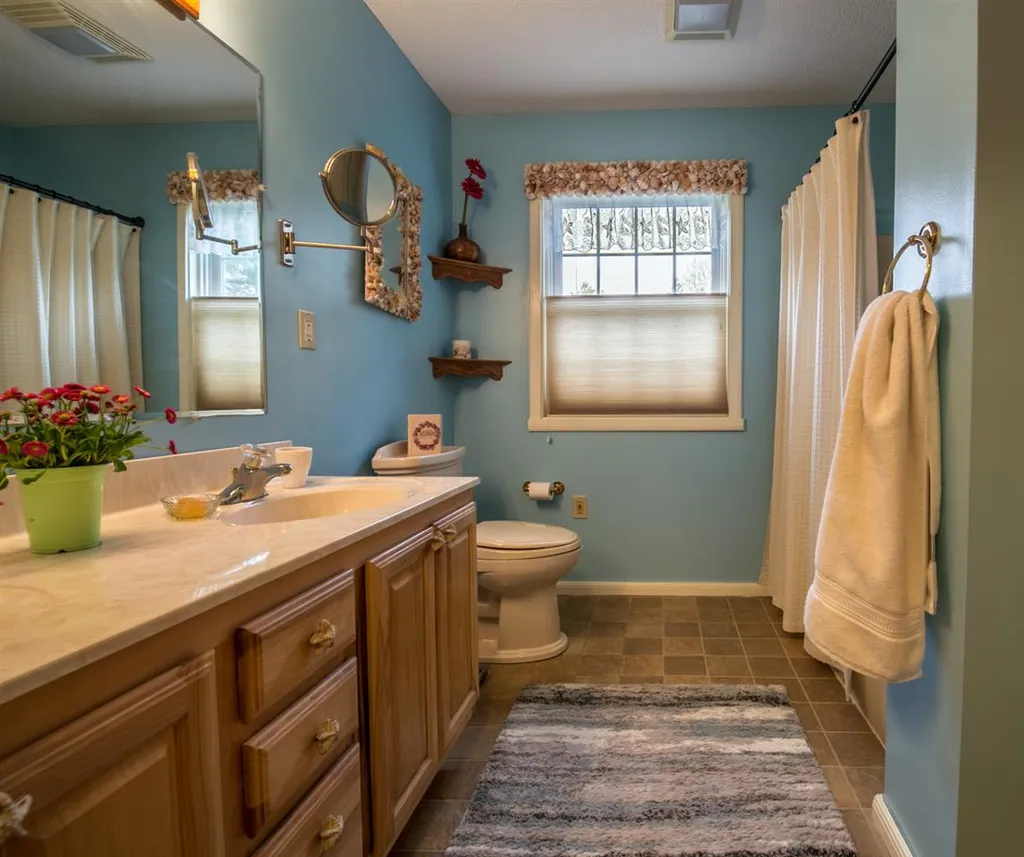 27 Bobolink Circle Essex VT 05452