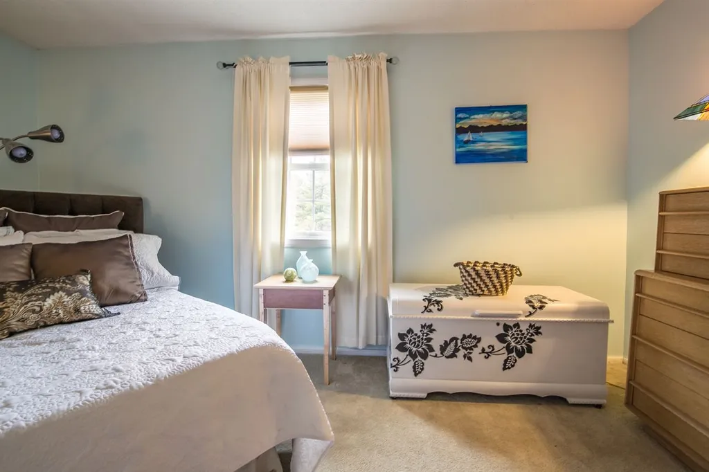 27 Bobolink Circle Essex VT 05452