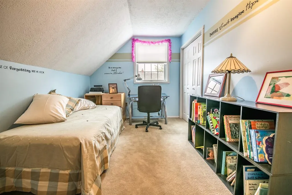 27 Bobolink Circle Essex VT 05452