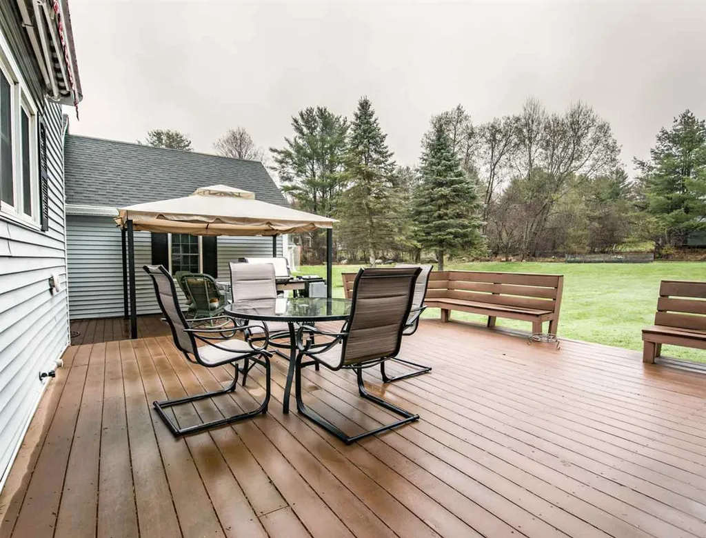 27 Bobolink Circle Essex VT 05452