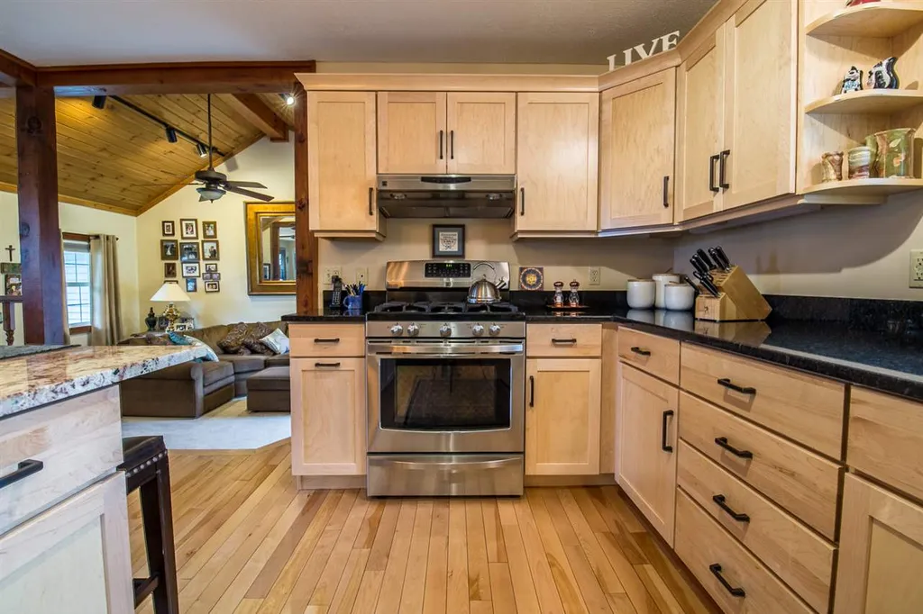 27 Bobolink Circle Essex VT 05452