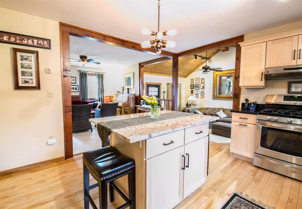 27 Bobolink Circle Essex VT 05452