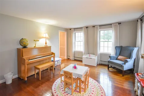 6 Surrey Lane Durham NH 03824