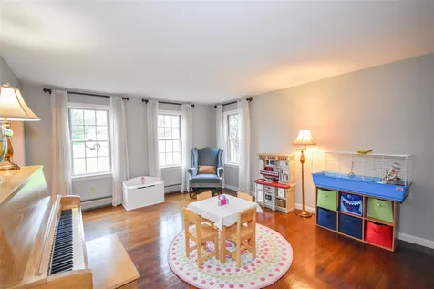 6 Surrey Lane Durham NH 03824