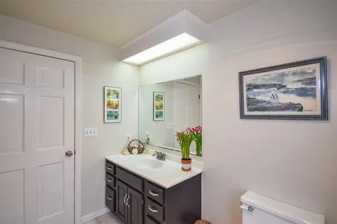 6 Surrey Lane Durham NH 03824