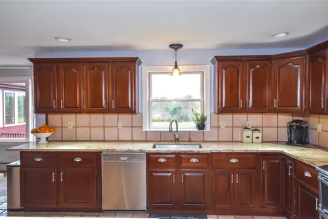 6 Surrey Lane Durham NH 03824