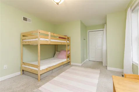 18 Eastgate Road Derry NH 03038
