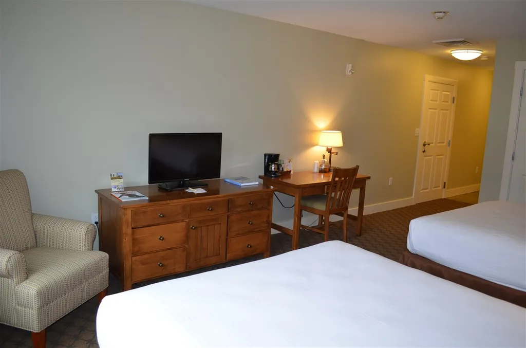 705/707 Qtr. Iv Adams House Road Ludlow VT 05149