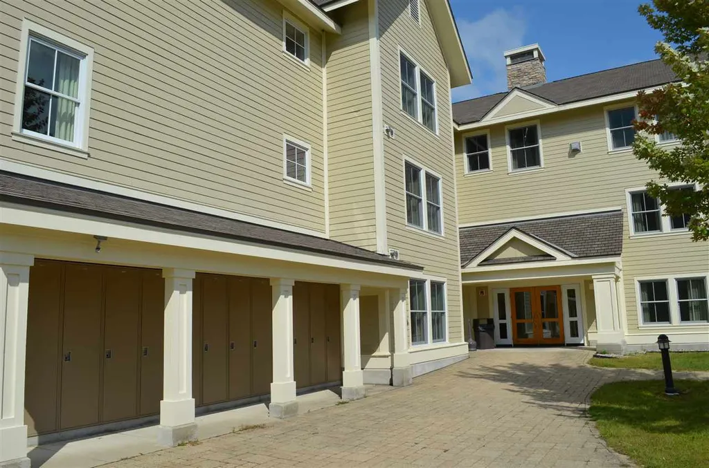 705/707 Qtr. Iv Adams House Road Ludlow VT 05149