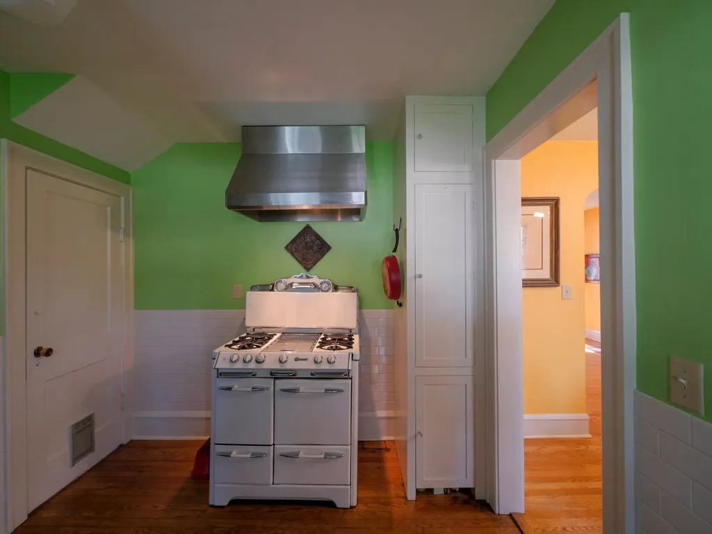 102 Charlotte Street Burlington VT 05401