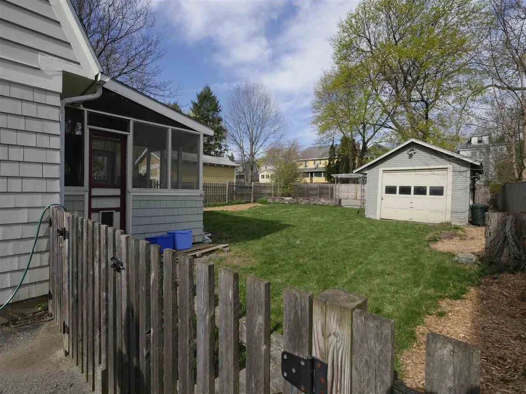 102 Charlotte Street Burlington VT 05401
