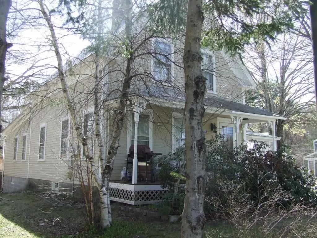 73 & 75 Pollard Street Conway NH 03818