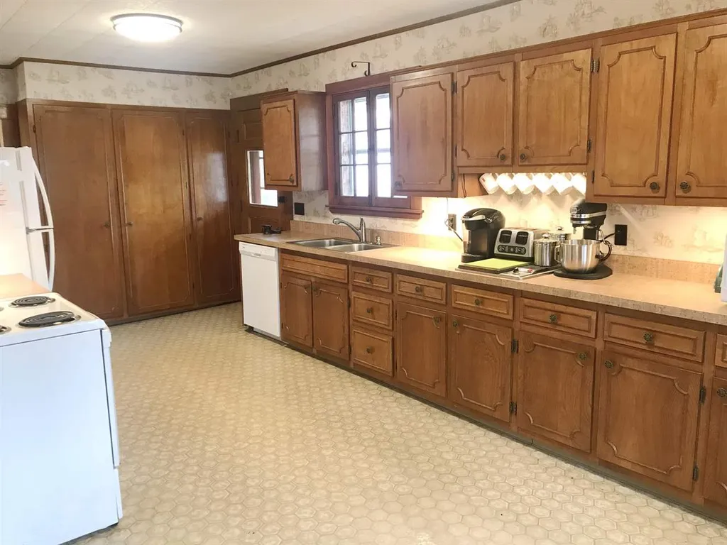 149 Grove Street Littleton NH 03561
