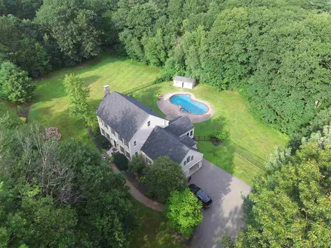3 Eastview Road Derry NH 03038