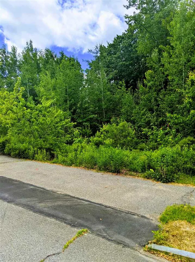 21 Brenda Lane Rochester NH 03867
