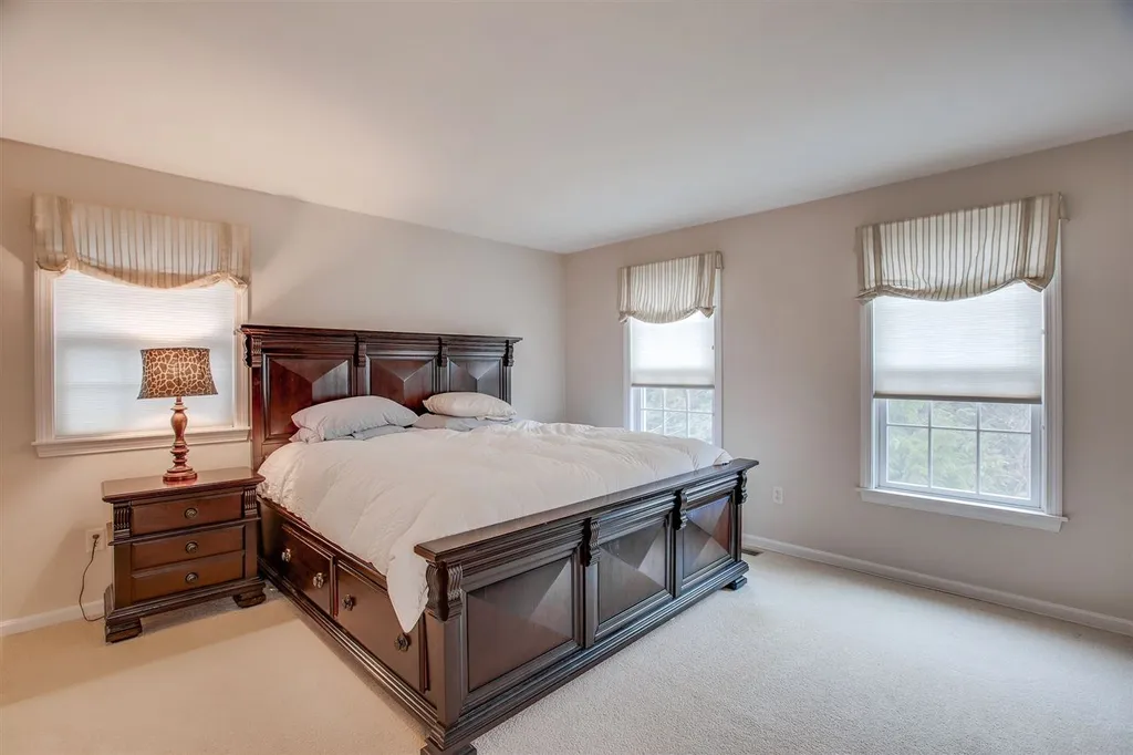 20 Deerwood Drive Wilmot NH 03287