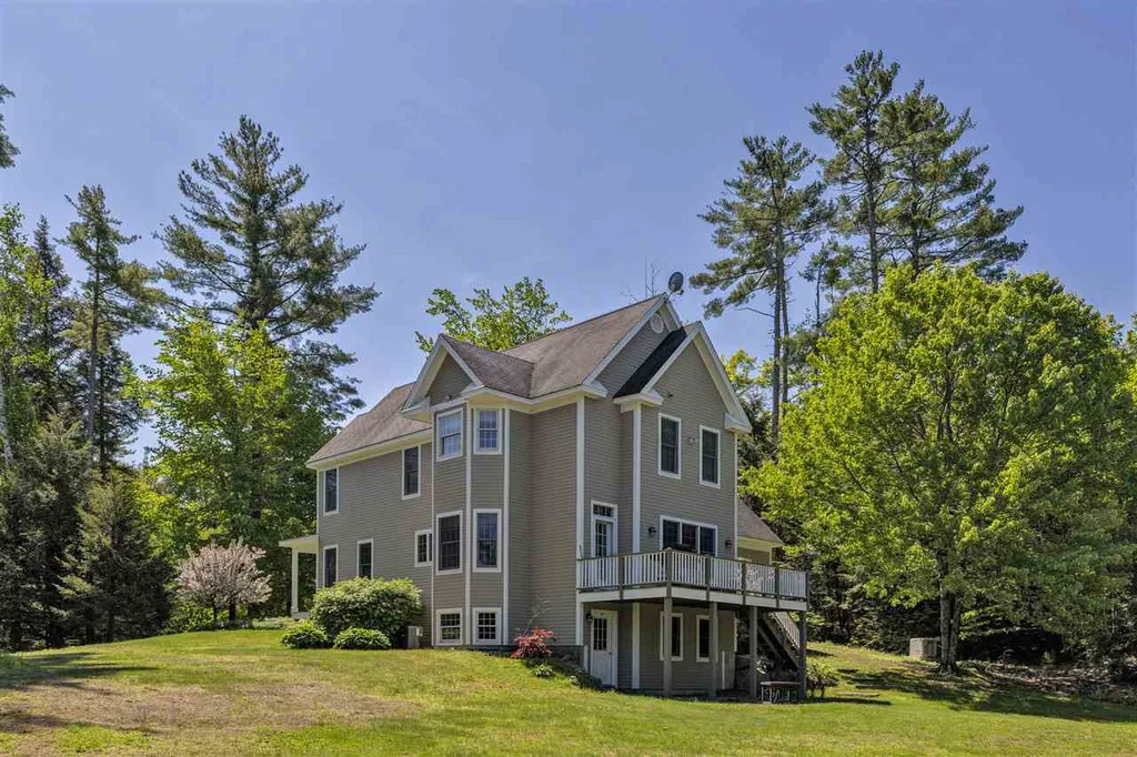 20 Deerwood Drive Wilmot NH 03287