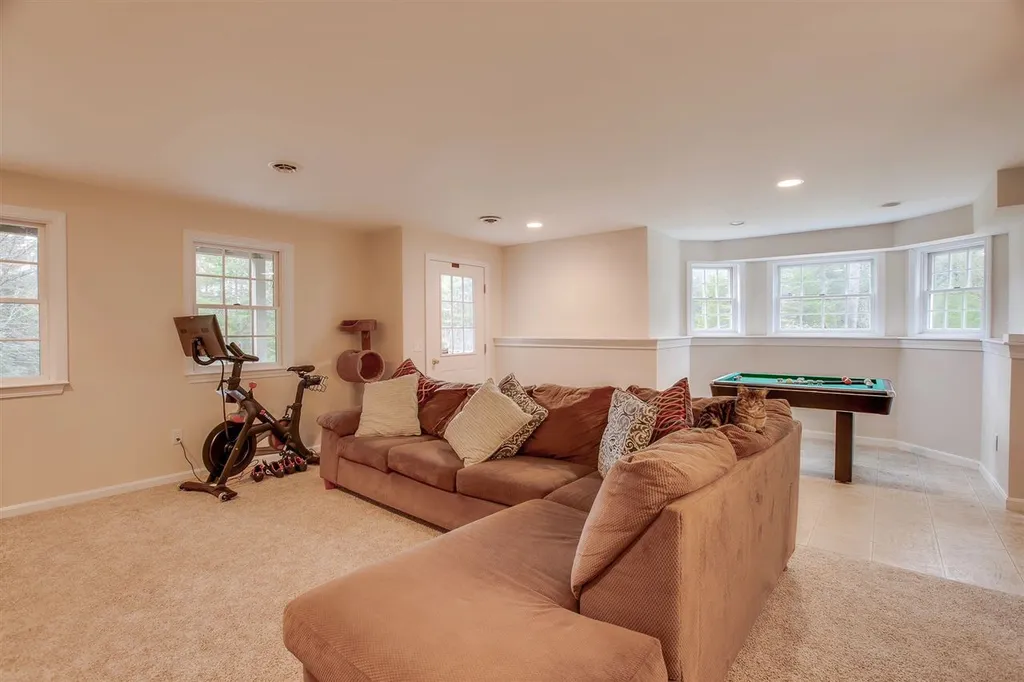 20 Deerwood Drive Wilmot NH 03287